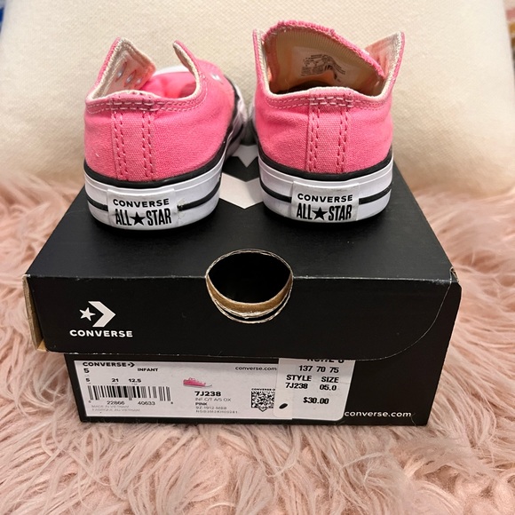 Pink Converse - Picture 5 of 7